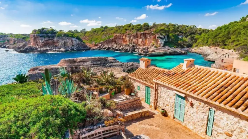 Magical Majorca and its Tourist Monoculture