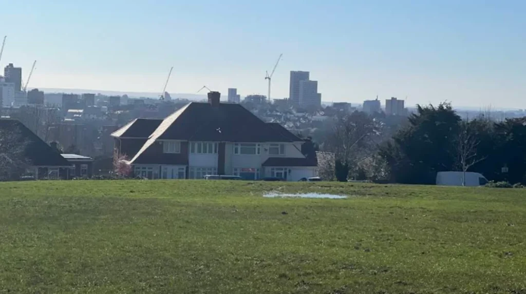 What is the best place to see traditional architecture in Brent?