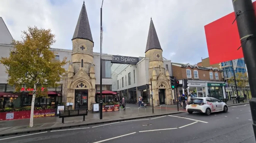 How Do You Access Barnet's Markets and Shopping Areas as a Tourist?