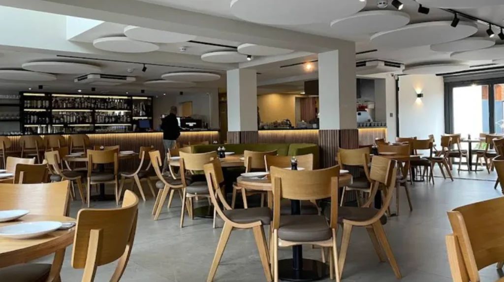 Which Restaurants Have the Best Reviews and Ratings?