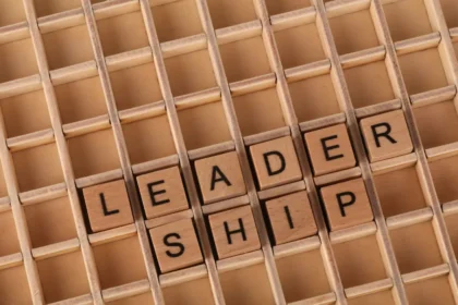 Hickory, Dickory, Dock and the Ideology of Leadership 