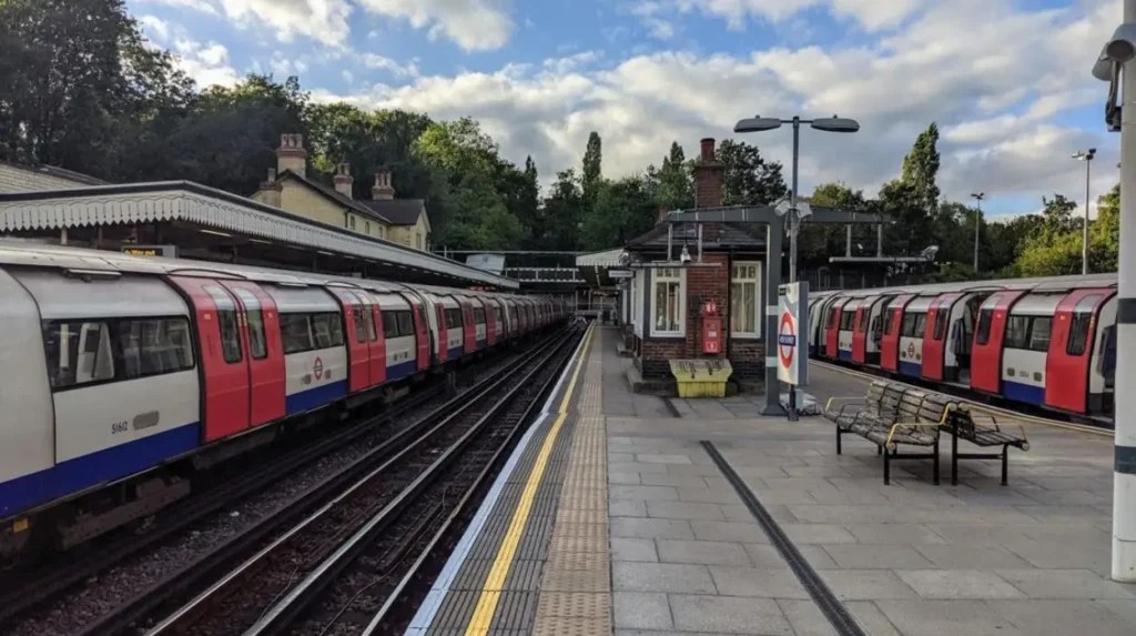 Which Tube Stations and Rail Hubs in Barnet Offer Step-Free Accessibility?