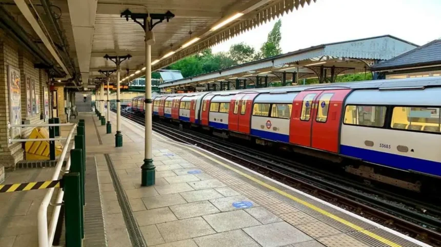 Barnet to London Attractions Transport & Travel Guide