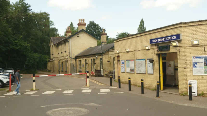 How to Get Around Barnet by Public Transport