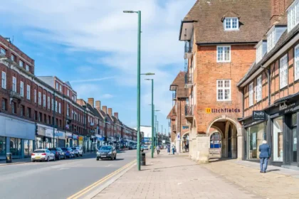 How to Plan a Low-Cost Trip to Barnet, North London 2026