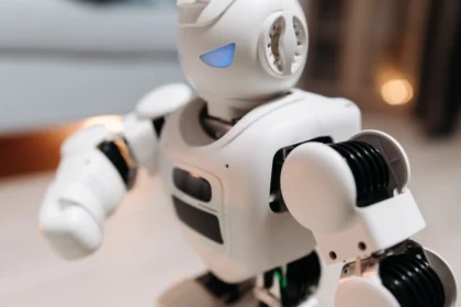 Scaremongering as a Tool for the Weaponisation of AI