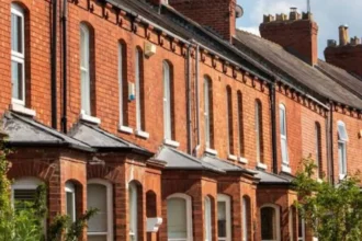 UK Housing Market Slips as Rate Expectations Weigh UK 2026