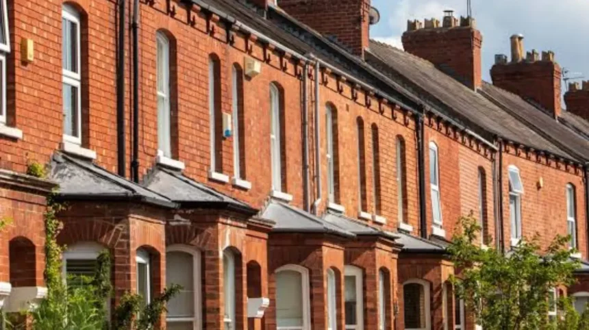 UK Housing Market Slips as Rate Expectations Weigh UK 2026